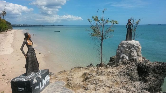 Pantai Batu Nona Oesapa, 'Pantai Duaribu' Spot Selfi Muda Mudi Kota Kupang