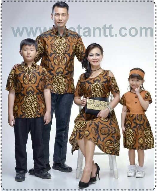 Model Baju Natal Couple untuk Keluarga