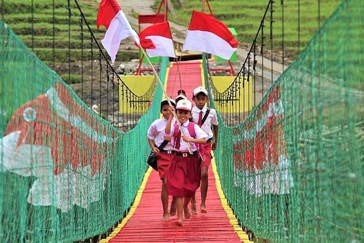 Jembatan yang diberi nama Bima Sakti ini menghubungkan Desa Noepesu, di Kabupaten Timor Tengah Utara dan Desa Bonleu di Timor Tengah Selatan, Nusa Tenggara Timur.